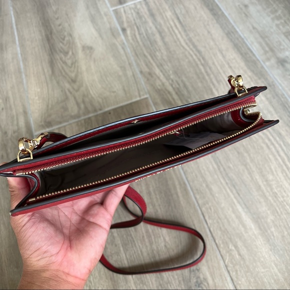 MICHAEL KORS JET SET TRAVEL SHOULDER BAG - Picture 8 of 10